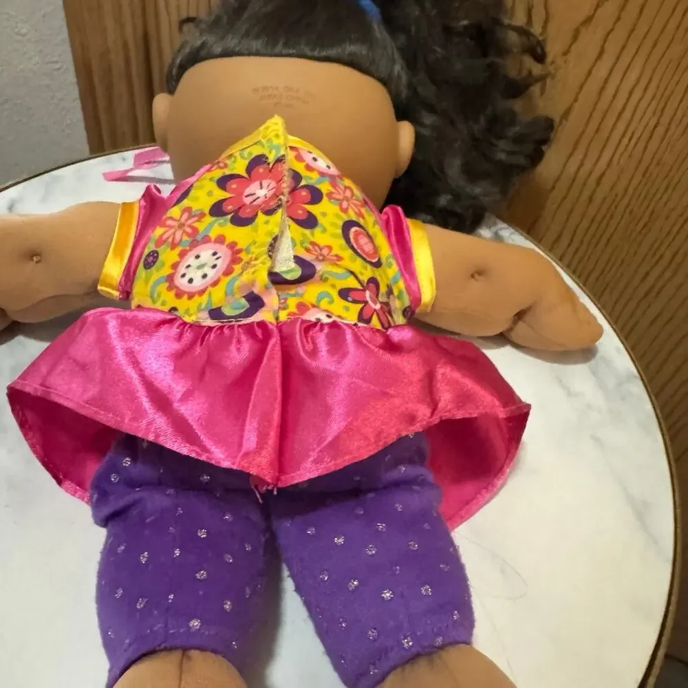 Cabbage Patch Kids light piling